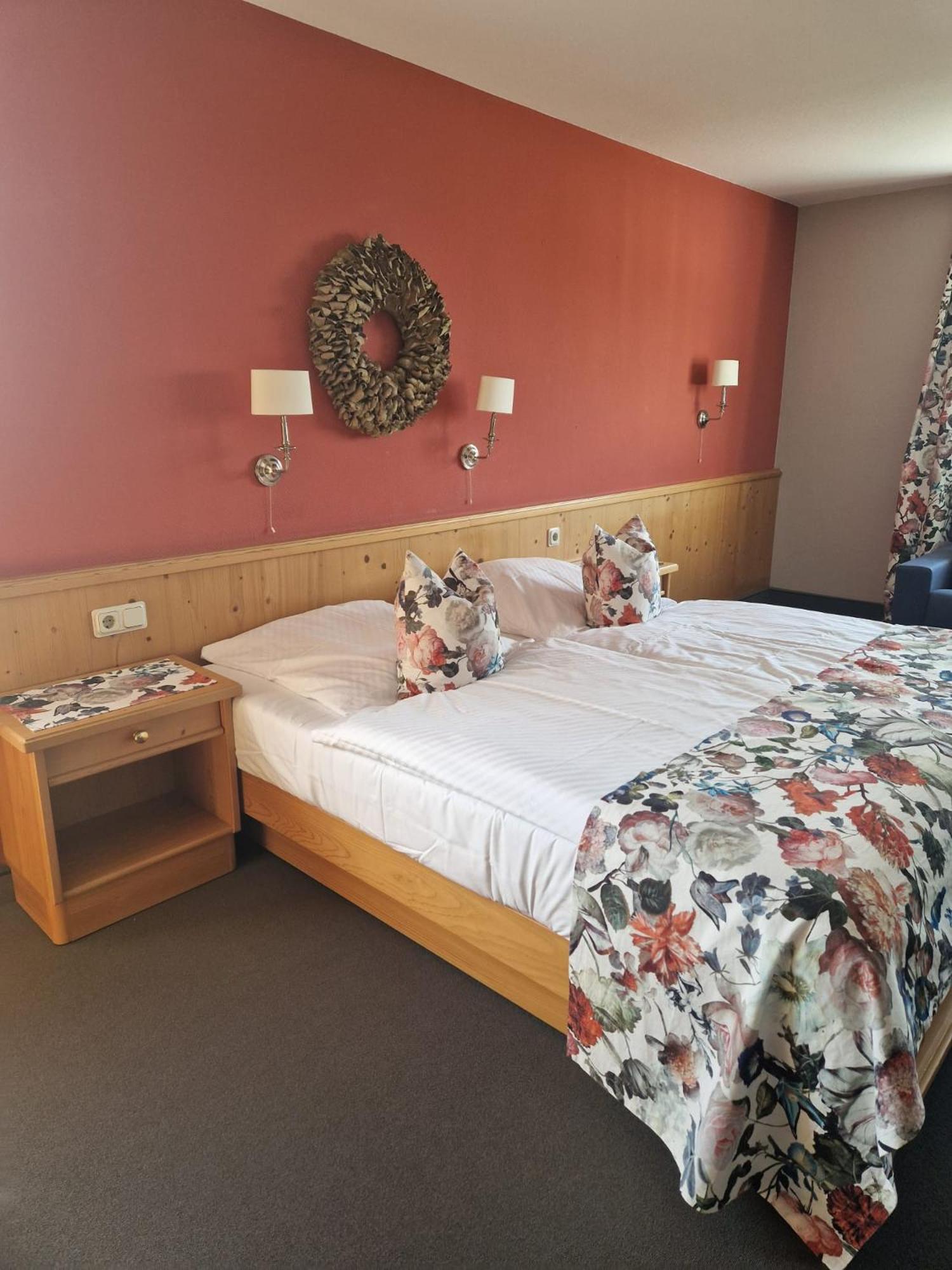 Hildebrandts Landhotel Klettbach ภายนอก รูปภาพ